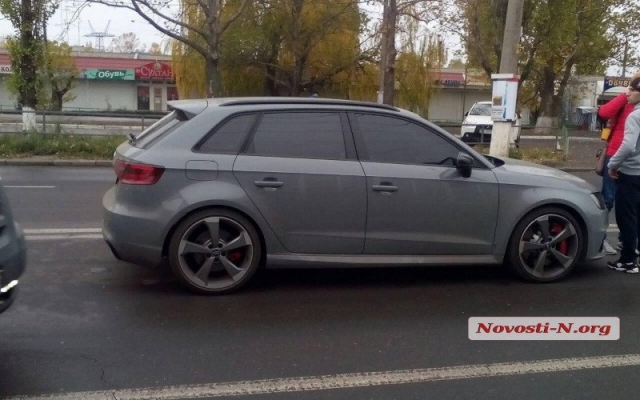 Возле рынка Возле рынка