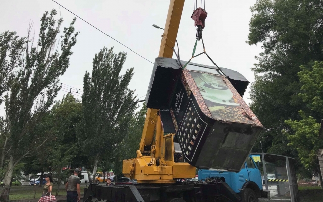 На Пушкинской и Центральном демонтировали нелегальные МАФы Фото № 4 На Пушкинской и Центральном демонтировали нелегальные МАФы Фото № 4