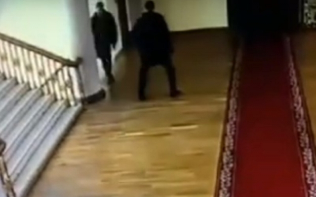 В Николаевской мэрии подрались депутат и руководитель одного из департаментов горсовета Фото № 0 В Николаевской мэрии подрались депутат и руководитель одного из департаментов горсовета Фото № 0