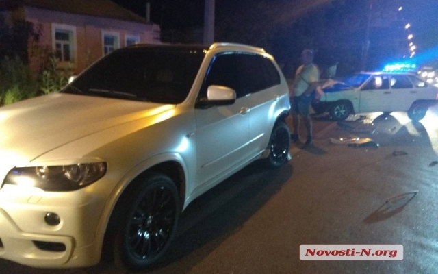 На Центральном проспекте столкнулись два автомобиля, пострадавший от госпитализации отказался Фото № 4 На Центральном проспекте столкнулись два автомобиля, пострадавший от госпитализации отказался Фото № 4