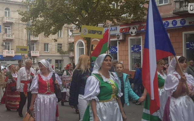 На Соборной прошел парад представителей всех национальностей, проживающих в Николаеве и области Фото № 5 На Соборной прошел парад представителей всех национальностей, проживающих в Николаеве и области Фото № 5