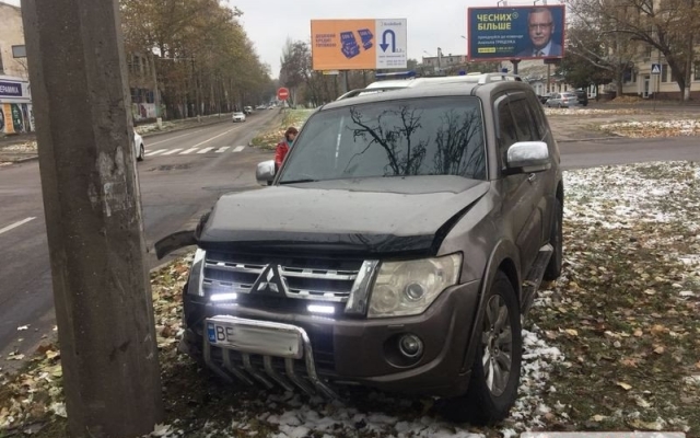 На Центральном проспекте авария, пострадал маленький ребенок Фото № 2 На Центральном проспекте авария, пострадал маленький ребенок Фото № 2