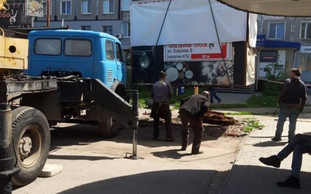 В Николаеве демонтировали «острівець будкограду» возле остановки общественного транспорта в микрорайоне Намыв Фото № 3 В Николаеве демонтировали «острівець будкограду» возле остановки общественного транспорта в микрорайоне Намыв Фото № 3