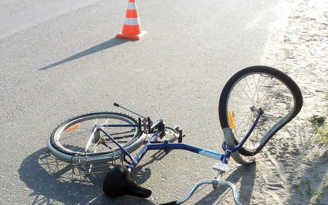 В Новом Буге автомобиль сбил велосипедиста и скрылся с места аварии, пострадавший скончался в больнице Фото № 0 В Новом Буге автомобиль сбил велосипедиста и скрылся с места аварии, пострадавший скончался в больнице Фото № 0