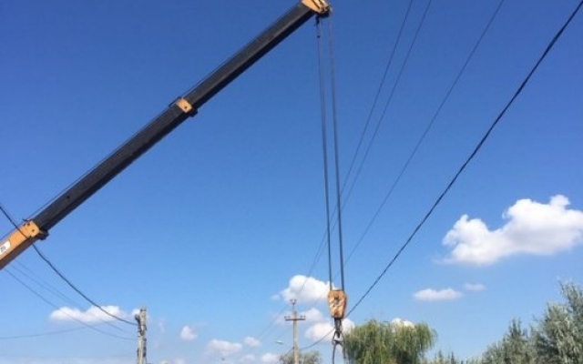 Смертельная трагедия в Варваровке: автокран повредил линию электропередач, от удара тока погиб рабочий Фото № 10 Смертельная трагедия в Варваровке: автокран повредил линию электропередач, от удара тока погиб рабочий Фото № 10