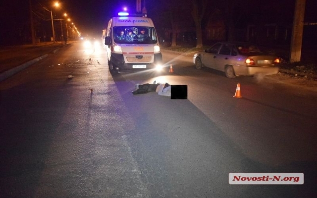На Кузнечной автомобиль насмерть сбил женщину (видео и фото 18+) Фото № 7 На Кузнечной автомобиль насмерть сбил женщину (видео и фото 18+) Фото № 7