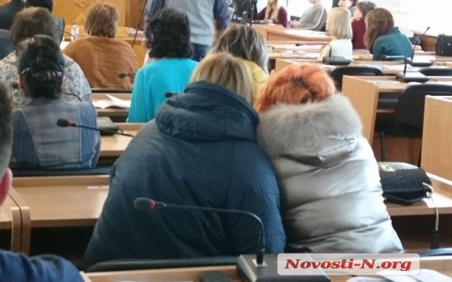 В Николаевском горсовете экономят на отоплении и слушают отчет по бюджету за 2017 год в верхней одежде Фото № 1 В Николаевском горсовете экономят на отоплении и слушают отчет по бюджету за 2017 год в верхней одежде Фото № 1