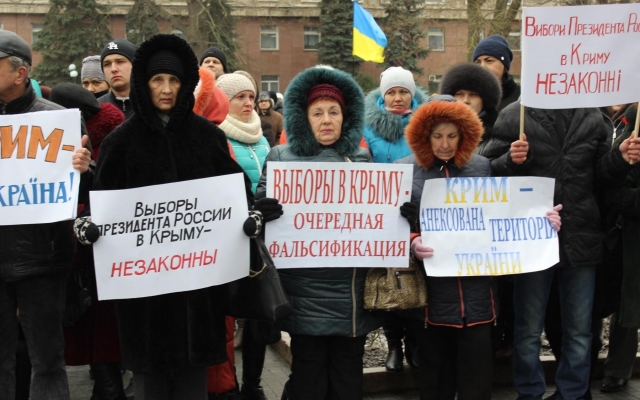 В Николаеве прошёл массовый митинг «Крым - это Украина» Фото № 7 В Николаеве прошёл массовый митинг «Крым - это Украина» Фото № 7