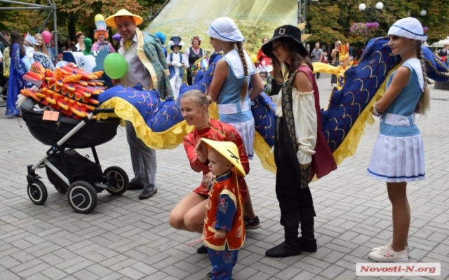 В Николаеве состоялся традиционный Парад карапузов Фото № 16 В Николаеве состоялся традиционный Парад карапузов Фото № 16