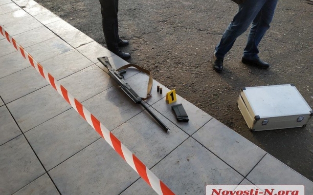 В Николаеве объявлен план «Перехват»: возле здания суда расстреляли мужчину и женщину Фото № 10 В Николаеве объявлен план «Перехват»: возле здания суда расстреляли мужчину и женщину Фото № 10