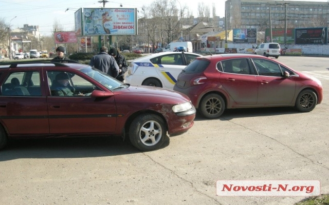 Из-за аварии на Пушкинском кольце образовался затор Фото № 1 Из-за аварии на Пушкинском кольце образовался затор Фото № 1