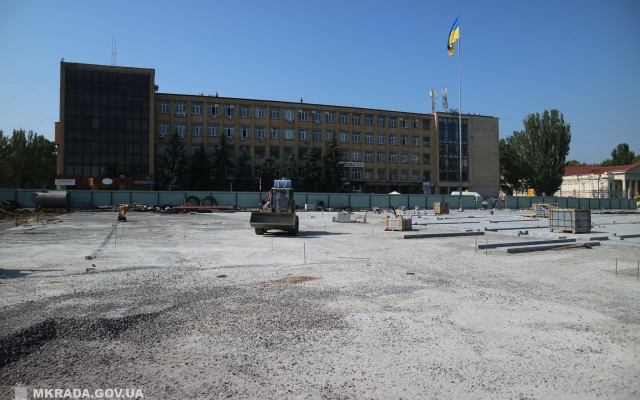 Уже в октябре на Соборной площади в Николаеве будет 102 новых дерева, два фонтана и два вида скамеек Фото № 14 Уже в октябре на Соборной площади в Николаеве будет 102 новых дерева, два фонтана и два вида скамеек Фото № 14