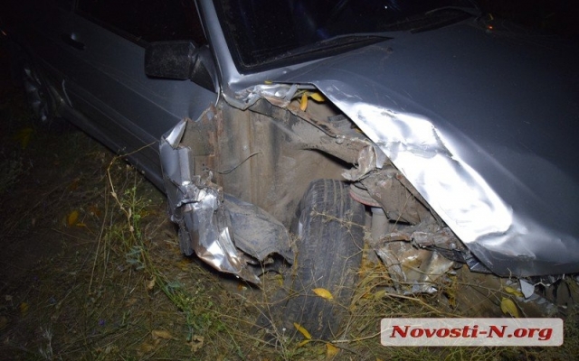 Авария на трассе «Николаев-Одесса»: пошли на обгон и оказались в кювете Фото № 0 Авария на трассе «Николаев-Одесса»: пошли на обгон и оказались в кювете Фото № 0