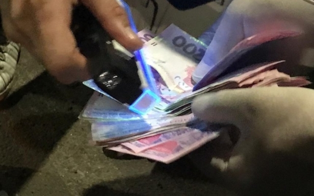 В Николаеве за взятку задержали капитана налоговой милиции Фото № 2 В Николаеве за взятку задержали капитана налоговой милиции Фото № 2