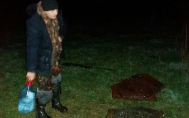 На Березани два браконьера под покровом ночи незаконно ловили креветок и рыбу Фото № 3 На Березани два браконьера под покровом ночи незаконно ловили креветок и рыбу Фото № 3