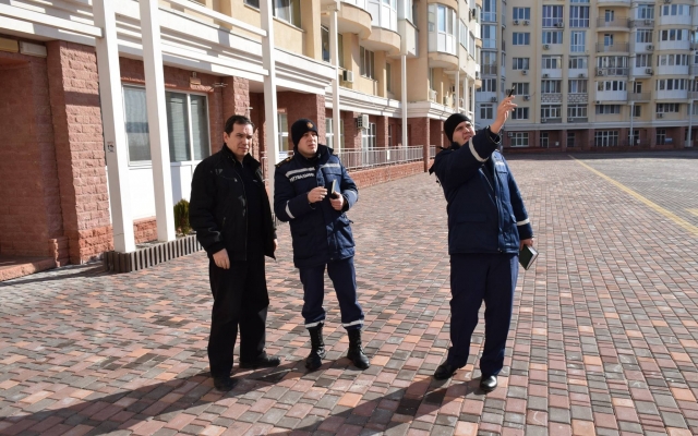 Специалисты государственного надзора проверяют дома повышенной этажности Фото № 3 Специалисты государственного надзора проверяют дома повышенной этажности Фото № 3