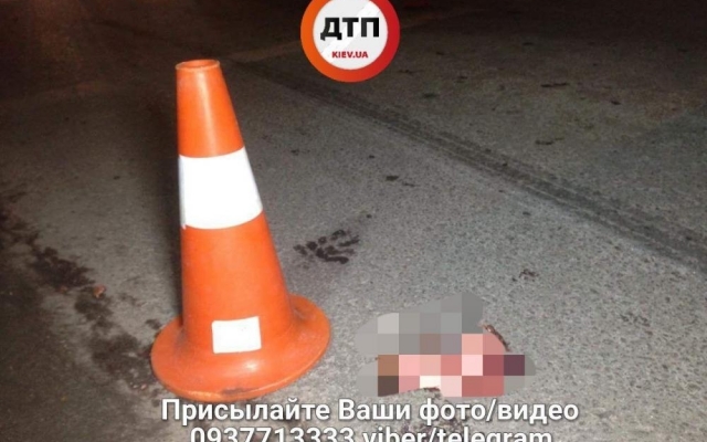 На 3-й Слободской маршрутка насмерть сбила пешехода (фото 18+) Фото № 1 На 3-й Слободской маршрутка насмерть сбила пешехода (фото 18+) Фото № 1