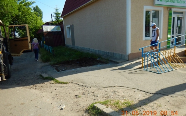 В Центральном районе демонтировали незаконно и самовольно установленные рекламные средства Фото № 7 В Центральном районе демонтировали незаконно и самовольно установленные рекламные средства Фото № 7