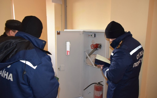 Специалисты государственного надзора проверяют дома повышенной этажности Фото № 2 Специалисты государственного надзора проверяют дома повышенной этажности Фото № 2