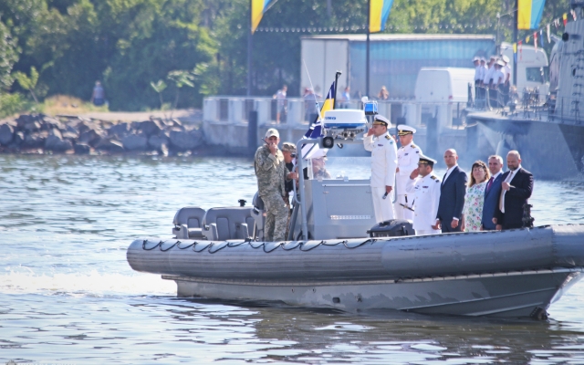В Николаеве отмечают День Военно-Морских Сил Вооруженных Сил Украины Фото № 19 В Николаеве отмечают День Военно-Морских Сил Вооруженных Сил Украины Фото № 19