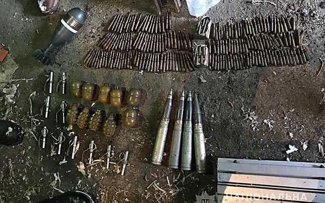 Подозреваемого в изнасиловании уроженца Николаевской области задержали, в его убежище обнаружили целый арсенал боеприпасов Фото № 9 Подозреваемого в изнасиловании уроженца Николаевской области задержали, в его убежище обнаружили целый арсенал боеприпасов Фото № 9