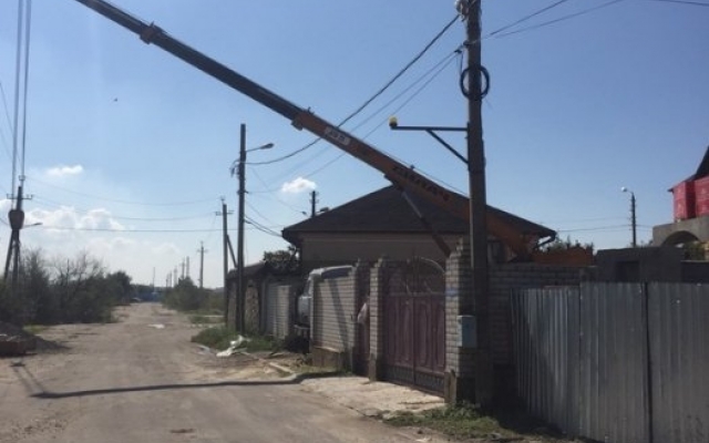 Смертельная трагедия в Варваровке: автокран повредил линию электропередач, от удара тока погиб рабочий Фото № 14 Смертельная трагедия в Варваровке: автокран повредил линию электропередач, от удара тока погиб рабочий Фото № 14