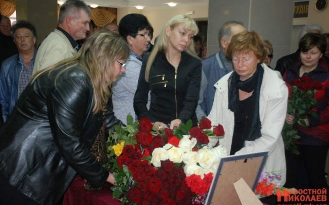 В Николаеве простились с зампредом горисполкома Иваном Бернаковым Фото № 8 В Николаеве простились с зампредом горисполкома Иваном Бернаковым Фото № 8