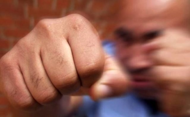 В Коблево на базе отдыха «Виктория» во время драки мужчине проломили голову Фото № 0 В Коблево на базе отдыха «Виктория» во время драки мужчине проломили голову Фото № 0