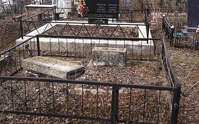 На кладбище возле Мешково-Погорелово неизвестные разрушили памятники Фото № 2 На кладбище возле Мешково-Погорелово неизвестные разрушили памятники Фото № 2