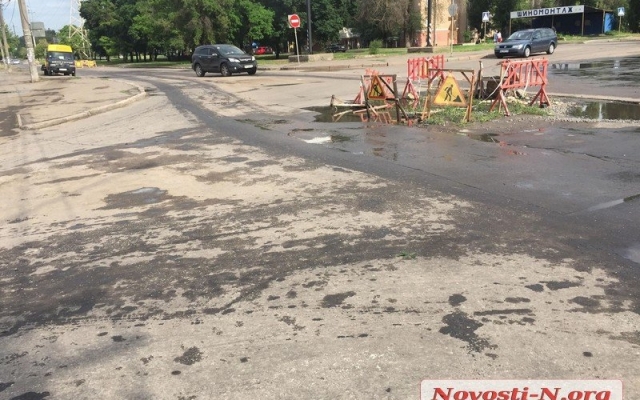 На Чигрина пьяный водитель выехал за пределы проезжей части и снес дорожный знак Фото № 7 На Чигрина пьяный водитель выехал за пределы проезжей части и снес дорожный знак Фото № 7