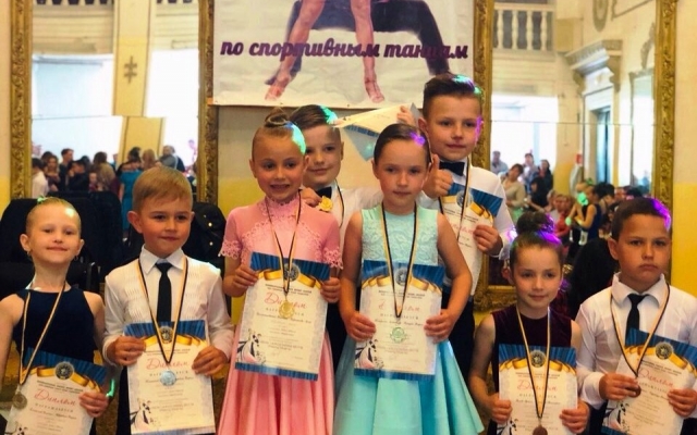 Воспитанники ДК «Корабельный» успешно выступии на Всеукраинских соревнованиях по спортивным танцам Фото № 6 Воспитанники ДК «Корабельный» успешно выступии на Всеукраинских соревнованиях по спортивным танцам Фото № 6