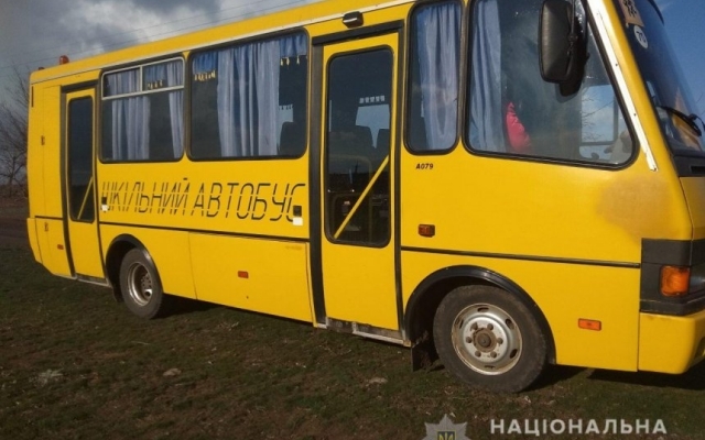В Николаевской области пьяный мужчина развозил детей в школу Фото № 0 В Николаевской области пьяный мужчина развозил детей в школу Фото № 0
