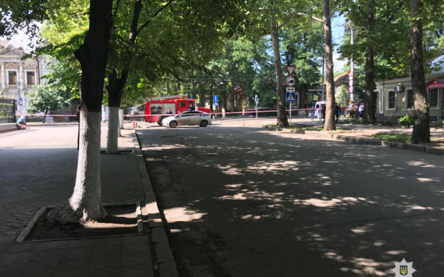 Полиция проверяет информацию неизвестного о закладке взрывчатки в десяти церквях Николаева и Николаевской области Фото № 5 Полиция проверяет информацию неизвестного о закладке взрывчатки в десяти церквях Николаева и Николаевской области Фото № 5