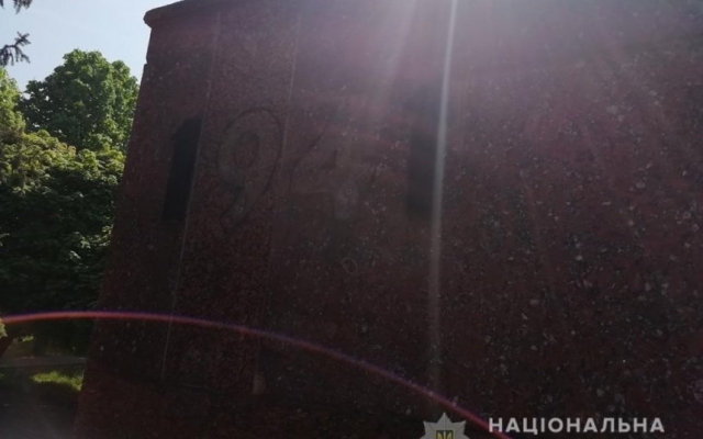 В Кривоозерском районе задержали подозреваемого в краже бронзовых цифр с Памятника Неизвестному Солдату Фото № 4 В Кривоозерском районе задержали подозреваемого в краже бронзовых цифр с Памятника Неизвестному Солдату Фото № 4