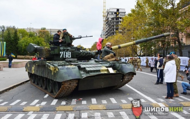 Выставка военной техники в Николаеве Фото № 0 Выставка военной техники в Николаеве Фото № 0