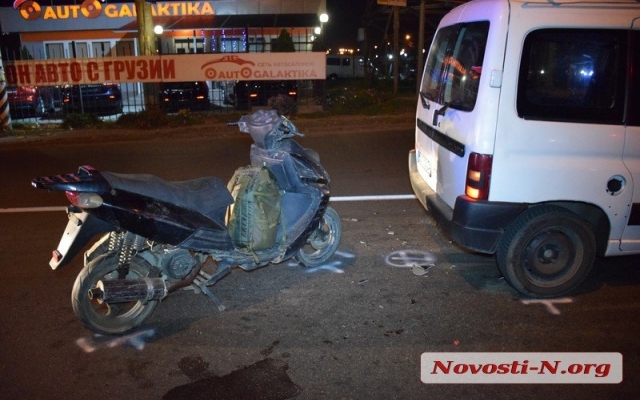 На Богоявленском проспекте мотоцикл врезался в автомобиль, пострадавший от госпитализации отказался Фото № 2 На Богоявленском проспекте мотоцикл врезался в автомобиль, пострадавший от госпитализации отказался Фото № 2
