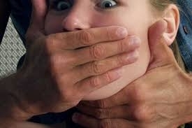 В Николаеве рецидивист ворвался в дом 25-летней приятельницы и изнасиловал ее Фото № 0 В Николаеве рецидивист ворвался в дом 25-летней приятельницы и изнасиловал ее Фото № 0