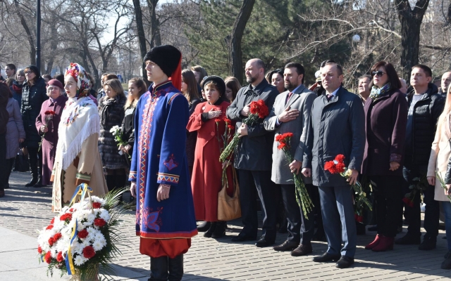 Жители Николаева почтили память Великого Кобзаря Фото № 17 Жители Николаева почтили память Великого Кобзаря Фото № 17