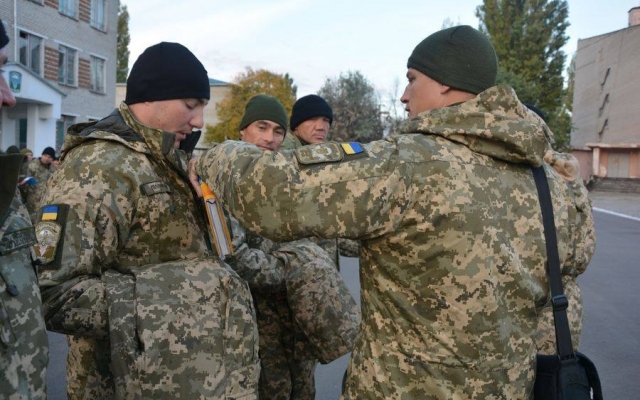 Николаевских десантников одели в зимнюю форму Фото № 3 Николаевских десантников одели в зимнюю форму Фото № 3