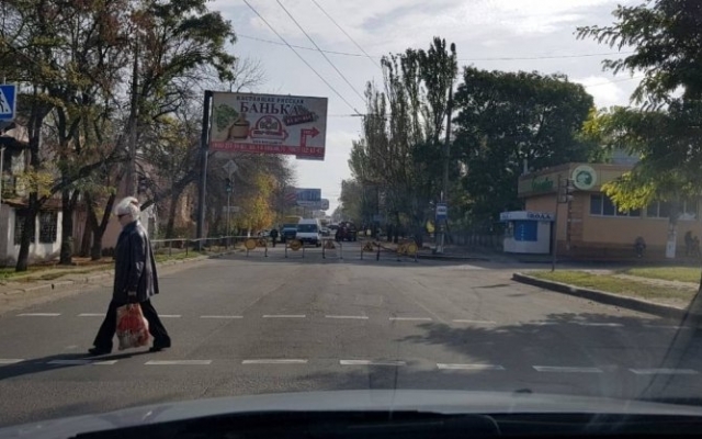 В Николаеве перекрыта дорога на Херсонское шоссе: ведутся ремонтные работы, образовалась большая автопробка Фото № 7 В Николаеве перекрыта дорога на Херсонское шоссе: ведутся ремонтные работы, образовалась большая автопробка Фото № 7