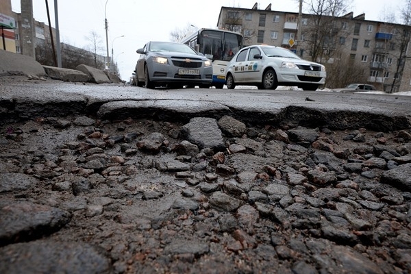Николаевцы считают плохие дороги главной проблемой города Фото № 1 Николаевцы считают плохие дороги главной проблемой города Фото № 1