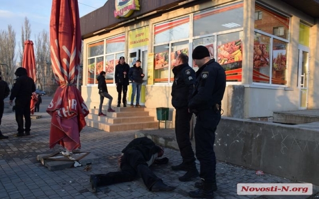 В Николаеве правоохранители задержали грабителя по «горячим следам» Фото № 1 В Николаеве правоохранители задержали грабителя по «горячим следам» Фото № 1