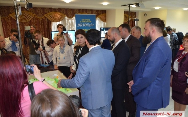 Марина Порошенко ознакомилась с оборудованием, предназначенного для реабилитации детей с особыми потребностями Фото № 11 Марина Порошенко ознакомилась с оборудованием, предназначенного для реабилитации детей с особыми потребностями Фото № 11