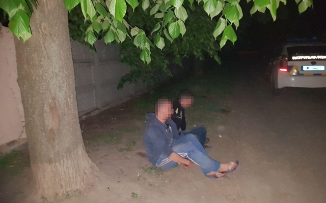 В Ракетной Роще два парня устроили «разборки» и угрожали друг друга ножами Фото № 0 В Ракетной Роще два парня устроили «разборки» и угрожали друг друга ножами Фото № 0