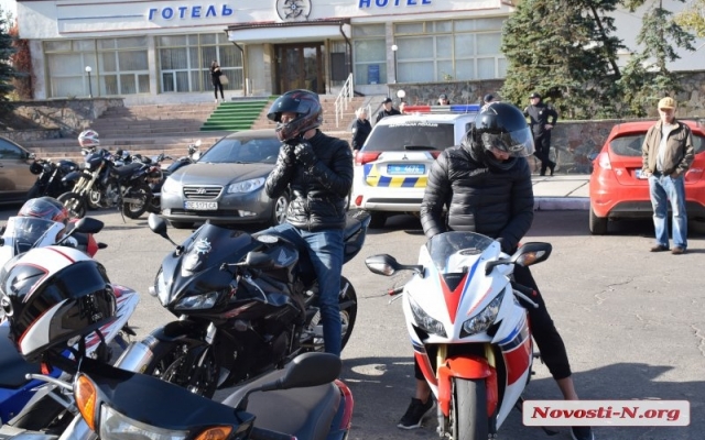 Николаевские байкеры провели традиционный осенний мотопробег Фото № 5 Николаевские байкеры провели традиционный осенний мотопробег Фото № 5