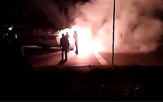 В Николаеве автомобиль загорелся на дороге Фото № 0 В Николаеве автомобиль загорелся на дороге Фото № 0