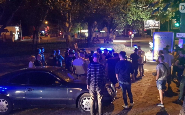 Перестрелка на Центральном проспекте, пострадали два человека Фото № 2 Перестрелка на Центральном проспекте, пострадали два человека Фото № 2