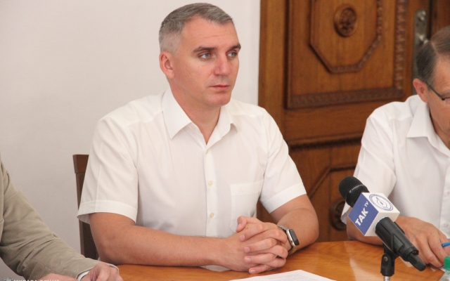 Александр Сенкевич провел встречу с представителями общественных советов Фото № 4 Александр Сенкевич провел встречу с представителями общественных советов Фото № 4