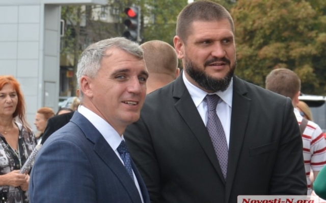 На Соборной ко Дню города открыли новый арт-объект - I like Mykolaiv и мини-парк в виде карты города Фото № 1 На Соборной ко Дню города открыли новый арт-объект - I like Mykolaiv и мини-парк в виде карты города Фото № 1