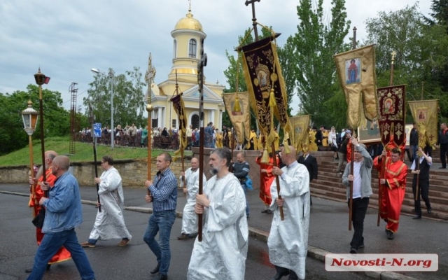 В Николаеве отметили День Святого Николая тройным крестным ходом Фото № 22 В Николаеве отметили День Святого Николая тройным крестным ходом Фото № 22
